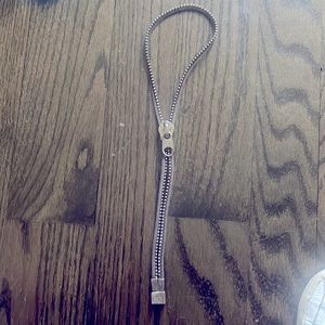 Uno de 50 Zipper Necklace